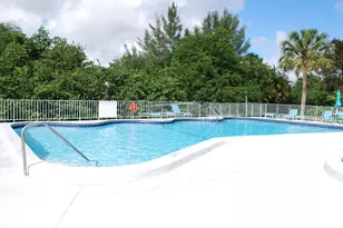 19232 NE 25th Ave, Miami, FL 33180 - Photo 42