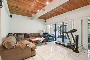 19232 NE 25th Ave, Miami, FL 33180 - Photo 8