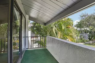 19232 NE 25th Ave, Miami, FL 33180 - Photo 38