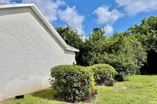 8278 Sand Pine Cir, Port Saint Lucie, FL 34952 - Photo 8