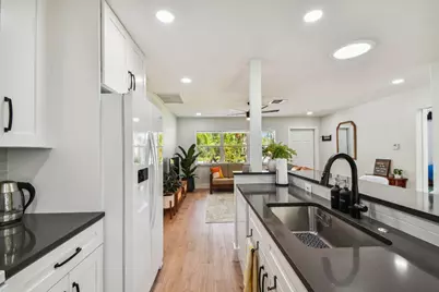 702 NE 10th Avenue, Boynton Beach, FL 33435 - Photo 12