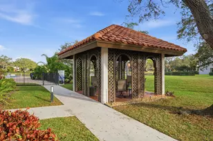 6100 SE Martinique Dr, Stuart, FL 34997 - Photo 38
