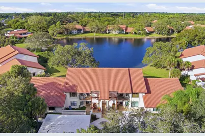 6100 SE Martinique Drive #201, Stuart, FL 34997 - Photo 2