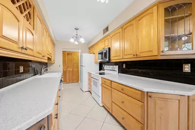 800 Jeffery Street #103, Boca Raton, FL 33487 - Photo 2