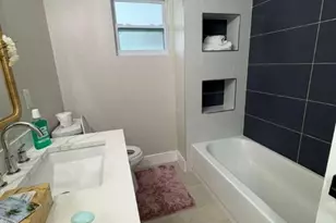 401 S 12th St, Lantana, FL 33462 - Photo 8