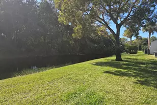 118 Lake Olive Dr, West Palm Beach, FL 33411 - Photo 2