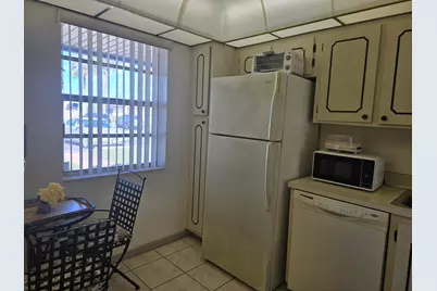 118 Lake Olive Drive, West Palm Beach, FL 33411 - Photo 4