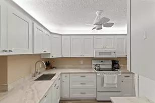 10155 Mangrove Dr, Boynton Beach, FL 33437 - Photo 2