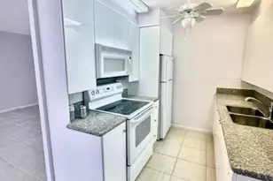 2044 Exeter C, Boca Raton, FL 33434 - Photo 4