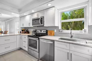 1040 Banyan Rd, Boca Raton, FL 33432 - Photo 16