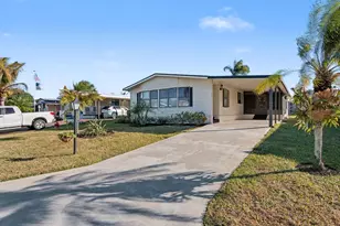 7843 SE Saratoga Dr, Hobe Sound, FL 33455 - Photo 2