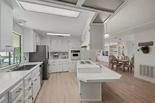 7843 SE Saratoga Dr, Hobe Sound, FL 33455 - Photo 4