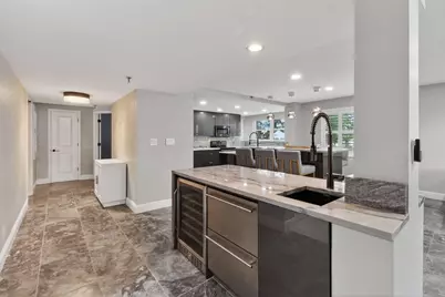 372 Golfview Road #201, North Palm Beach, FL 33408 - Photo 4