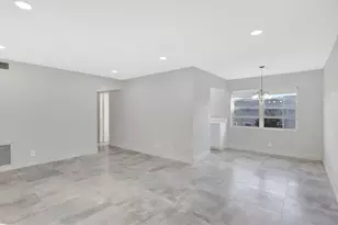 121 Bedford E, West Palm Beach, FL 33417 - Photo 6