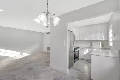 121 Bedford E, West Palm Beach, FL 33417 - Photo 8