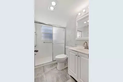 121 Bedford E, West Palm Beach, FL 33417 - Photo 12