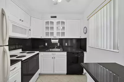 100 Sheffield E, West Palm Beach, FL 33417 - Photo 8