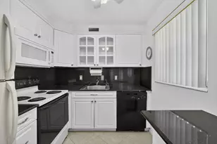 100 Sheffield E, West Palm Beach, FL 33417 - Photo 8