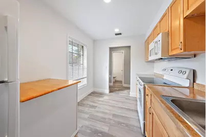 292 Cape Cod Circle #B, Lake Worth, FL 33467 - Photo 4