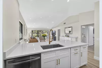 516 Club Drive, Palm Beach Gardens, FL 33418 - Photo 4