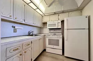 434 Southampton B, West Palm Beach, FL 33417 - Photo 2