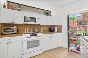 8141 Severn Dr, Boca Raton, FL 33433 - Photo 12