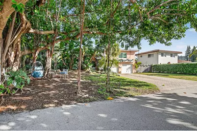 460 SE 18th Avenue, Deerfield Beach, FL 33441 - Photo 8
