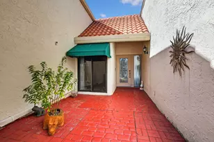 6656 Las Flores Dr, Boca Raton, FL 33433 - Photo 2