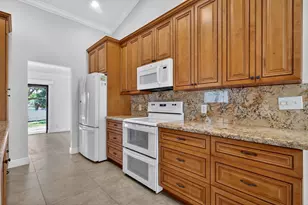 6656 Las Flores Dr, Boca Raton, FL 33433 - Photo 12