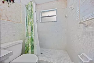 421 S Lakeside Dr, Lake Worth Beach, FL 33460 - Photo 18