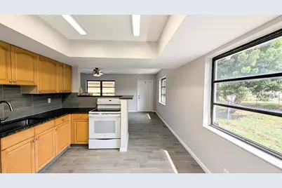 9062 W Highland Pines Boulevard, Palm Beach Gardens, FL 33418 - Photo 4