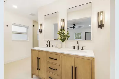 7521 Edgewater Circle, West Palm Beach, FL 33406 - Photo 18