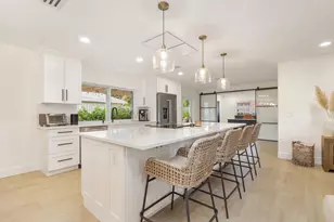 7521 Edgewater Cir, West Palm Beach, FL 33406 - Photo 10