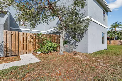 24 Crossings Circle #D, Boynton Beach, FL 33435 - Photo 2