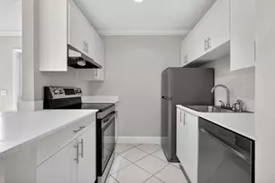 24 Crossings Cir, Boynton Beach, FL 33435 - Photo 1