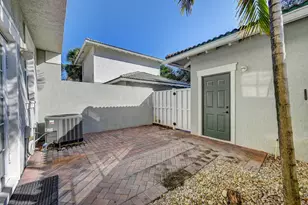 1092 NW 18th Ave, Boca Raton, FL 33486 - Photo 4