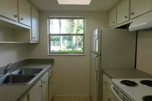 640 SE 2nd Ave, Boynton Beach, FL 33435 - Photo 8