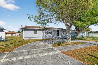 539 NW 8th Avenue, Boynton Beach, FL 33435 - Photo 2