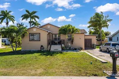 16 NW Avenue G, Belle Glade, FL 33430 - Photo 2