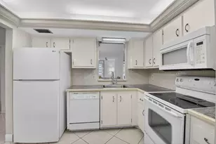 27 Abbey Ln, Delray Beach, FL 33446 - Photo 14