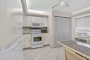 27 Abbey Ln, Delray Beach, FL 33446 - Photo 12