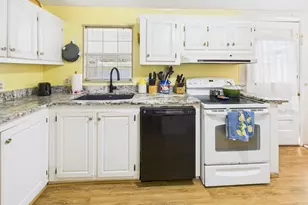 102 NE 8th Ave, Okeechobee, FL 34972 - Photo 2