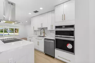 360 SW 2nd St, Boca Raton, FL 33432 - Photo 20