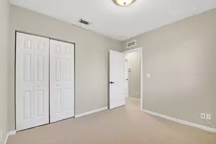 2138 Oakmont Dr, Riviera Beach, FL 33404 - Photo 32