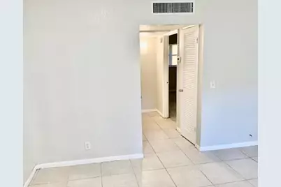 240 Croton Avenue #103, Lantana, FL 33462 - Photo 8