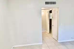 240 Croton Ave, Lantana, FL 33462 - Photo 8