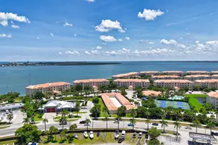 4 Harbour Isle Dr E, Fort Pierce, FL 34949 - Photo 12
