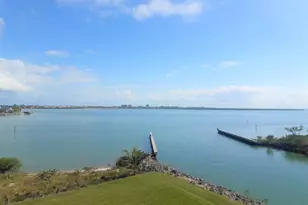 4 Harbour Isle Dr E, Fort Pierce, FL 34949 - Photo 1