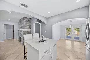 913 Bradley Ct, West Palm Beach, FL 33405 - Photo 14