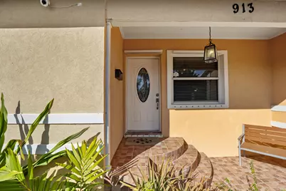 913 Bradley Court, West Palm Beach, FL 33405 - Photo 4